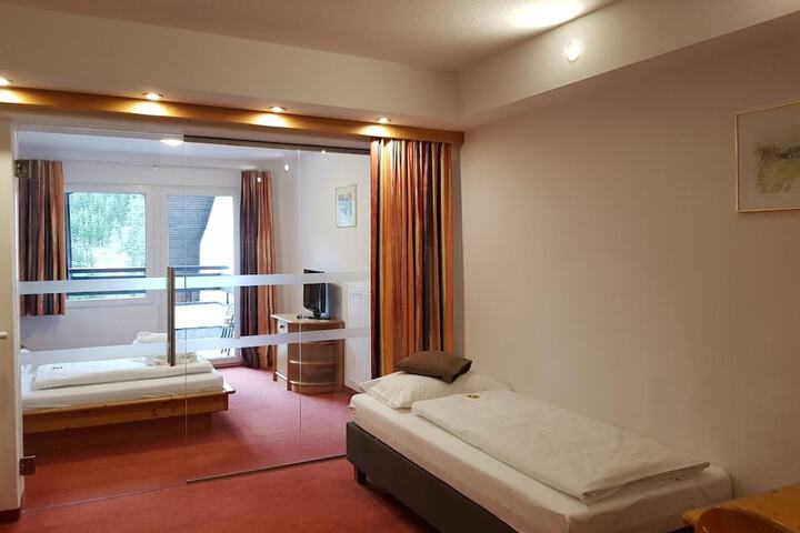 Room 2 of 39
