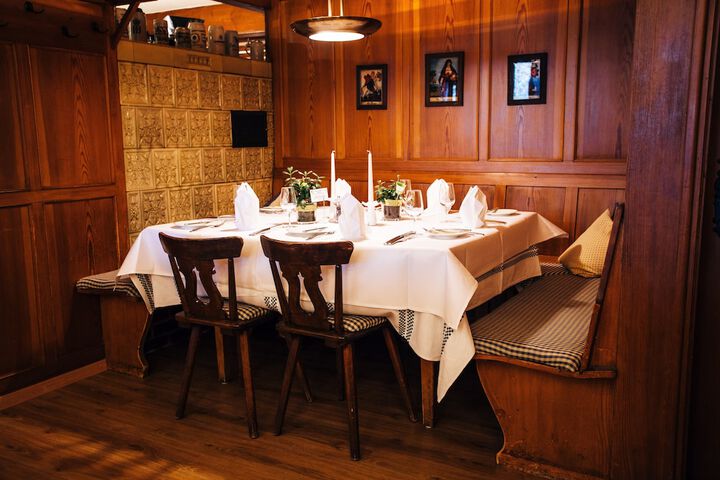 Dining 53 of 76