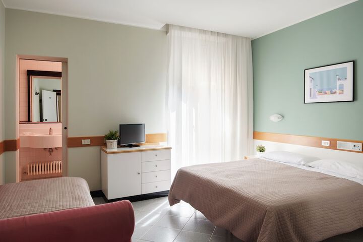 Room 8 of 39