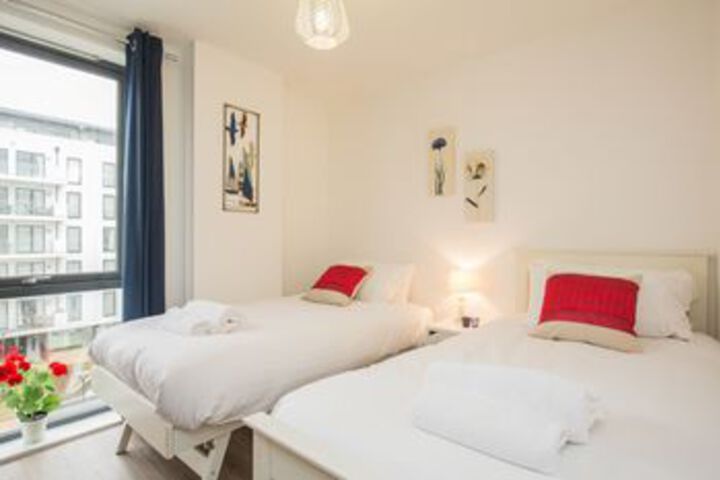 Room 9 of 17