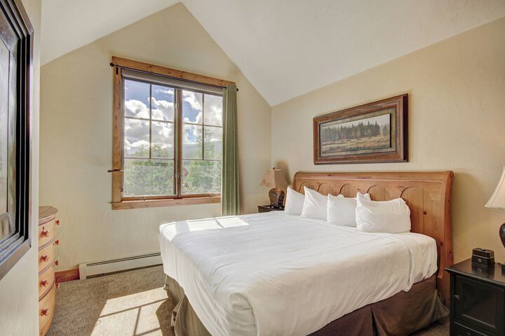 Room 25 of 137