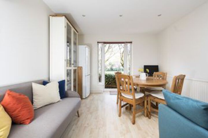 Waterside 2BR House with Garden by the O2 Arena