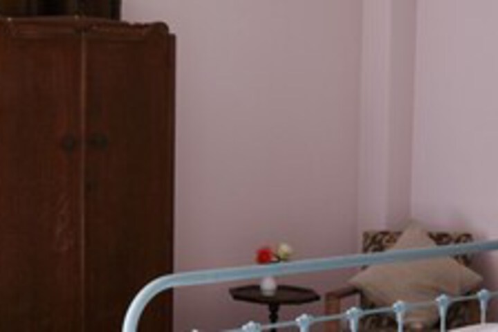 Room 24 of 33