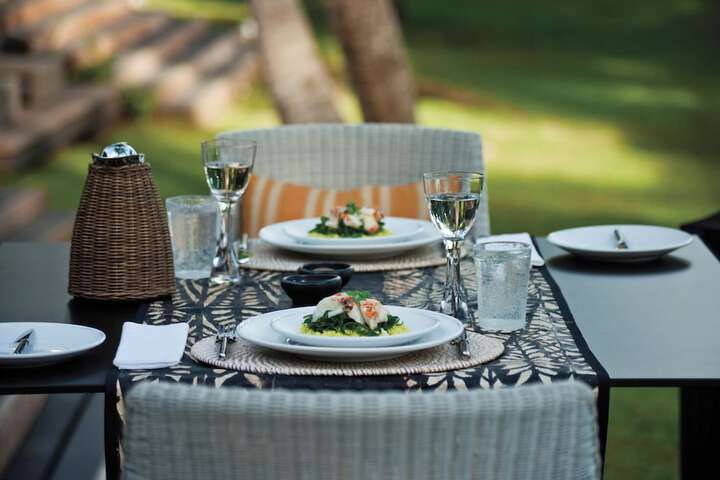 Dining 10 of 24
