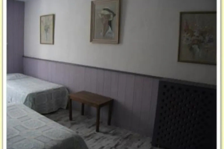 Room 2 of 18