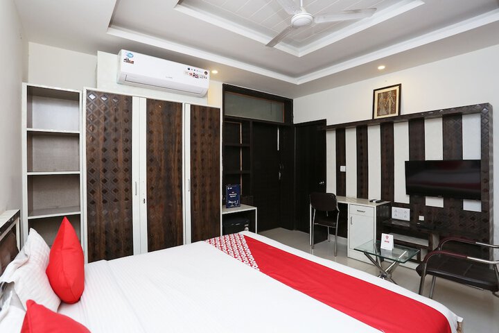 Room 16 of 25