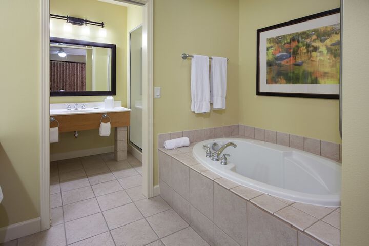 1 Bedroom Villa King Bed (4 of 14)