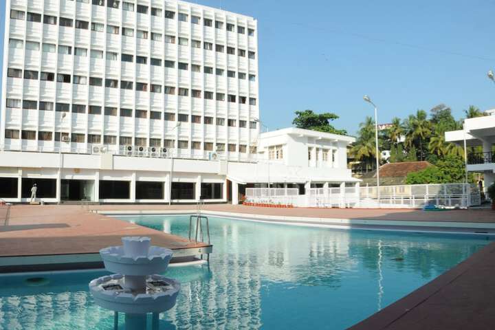 Pool Hotel
