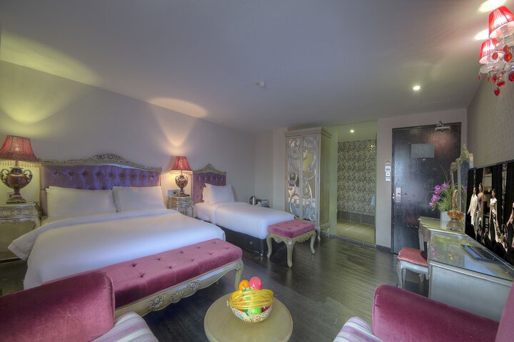 Room 4 of 33