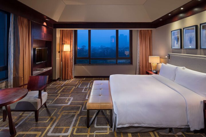 Room 28 of 101