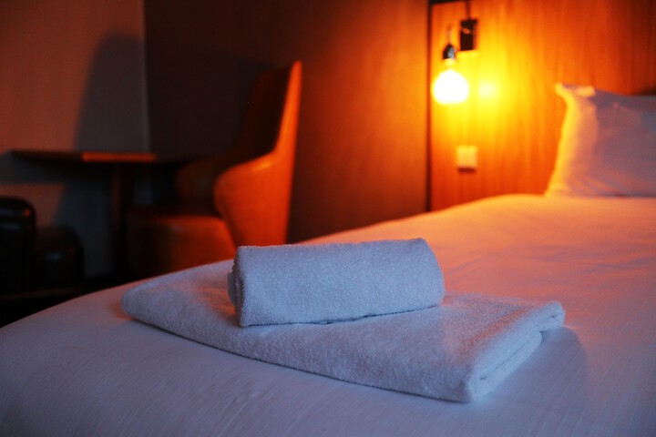 Room 6 of 28