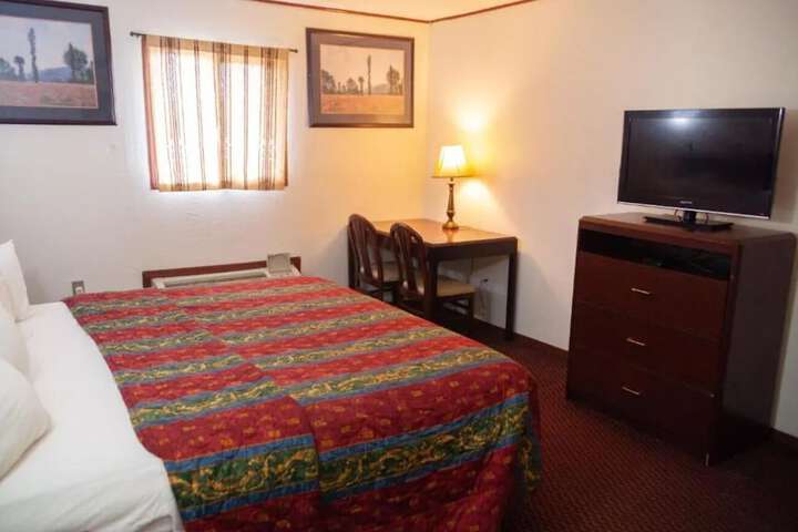 1 King Bed with Kitchenette (1 of 4)