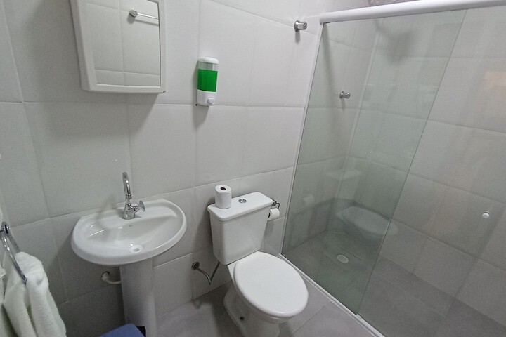 Room 102 of 118