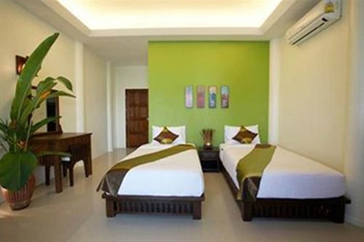 Room 12 of 65