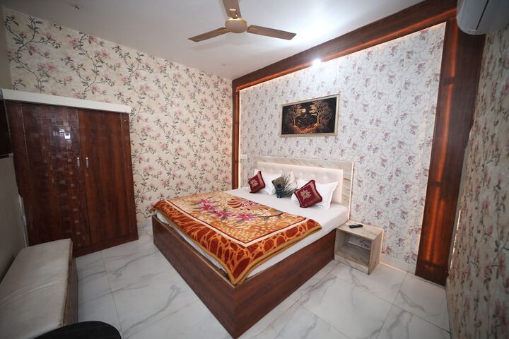 Room 11 of 39