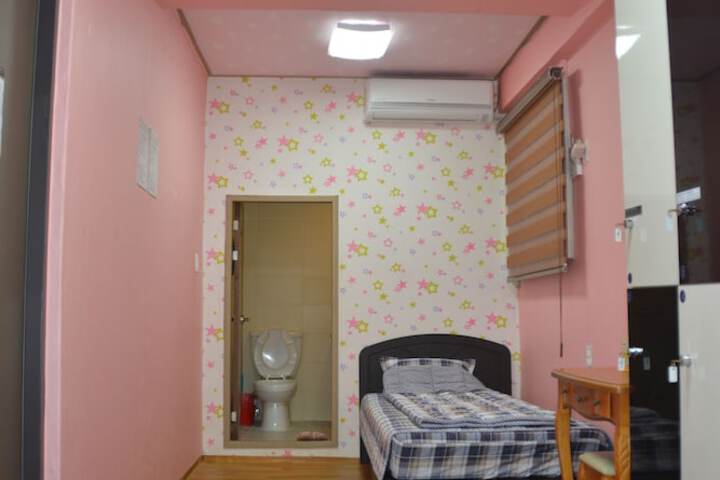 Room 29 of 159