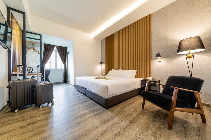 Room 12 of 30