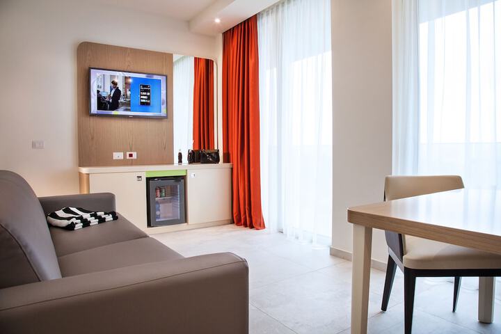 Room 16 of 153