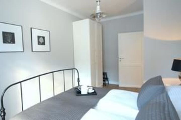 Room 6 of 20