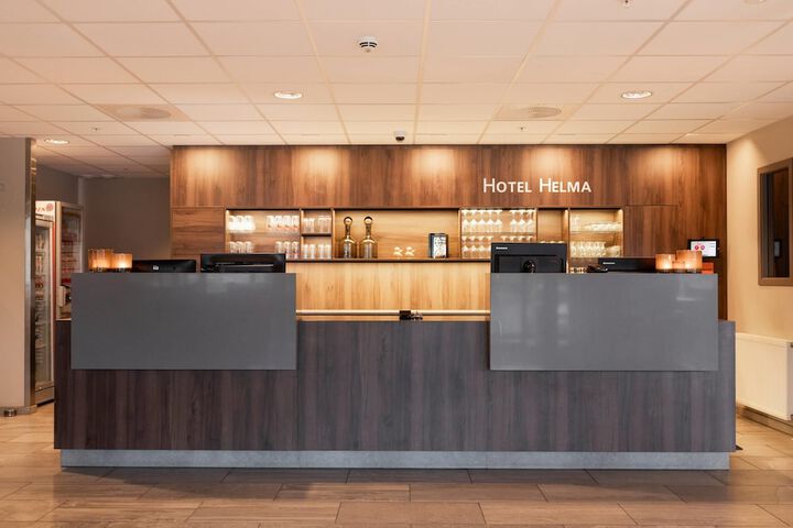 Entrance & Lobby