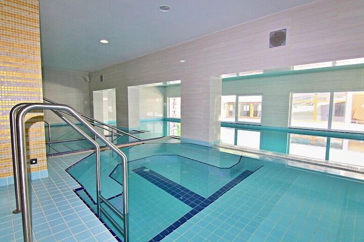 Pool 32 of 61