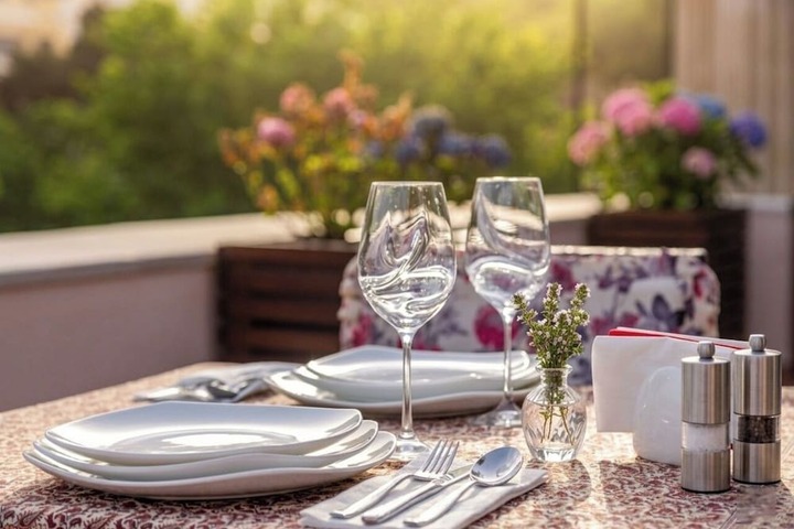 Dining 78 of 122
