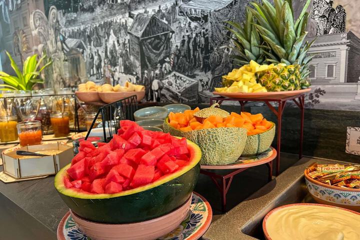 Breakfast area