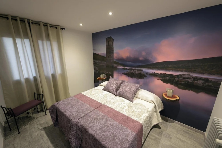 Room 2 of 8