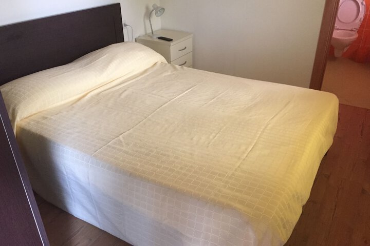Room 4 of 37