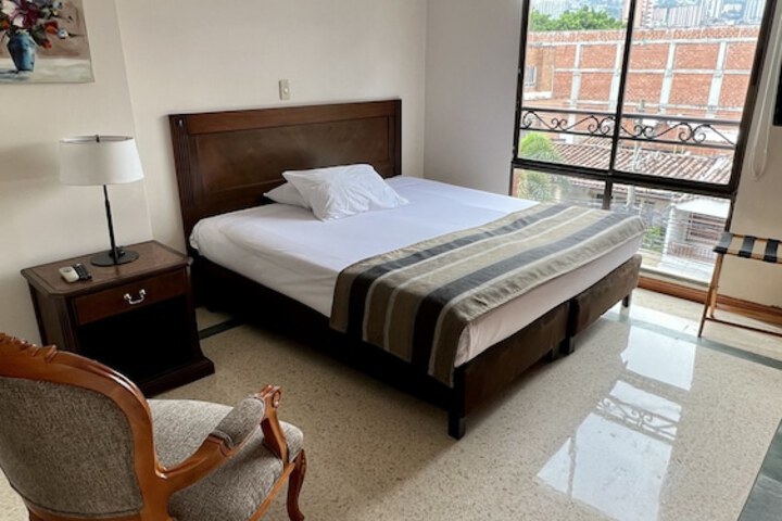 Room 30 of 106