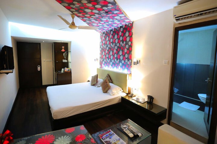 Room 16 of 52