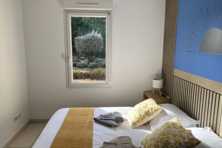 Room 32 of 61