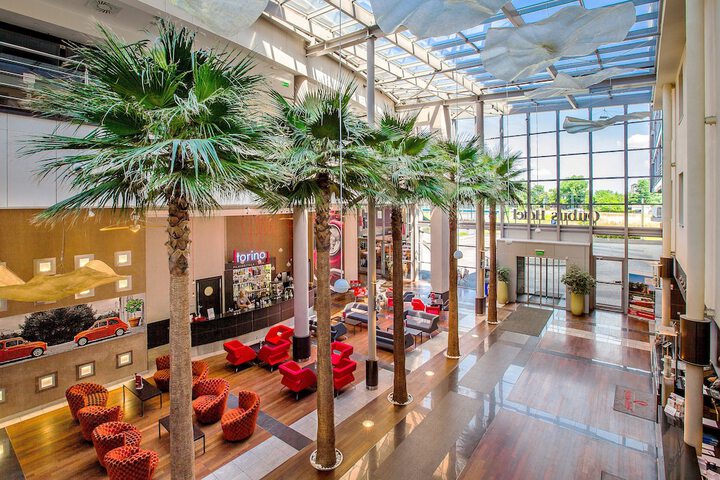 Guest Lobby