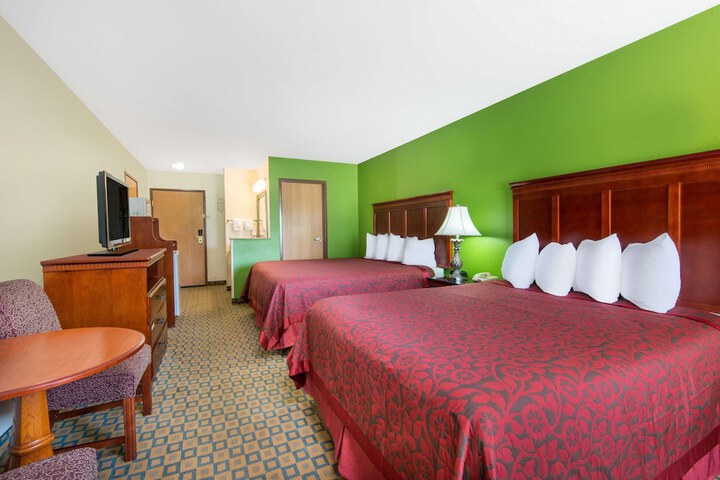 1 King Bed (9 of 11)