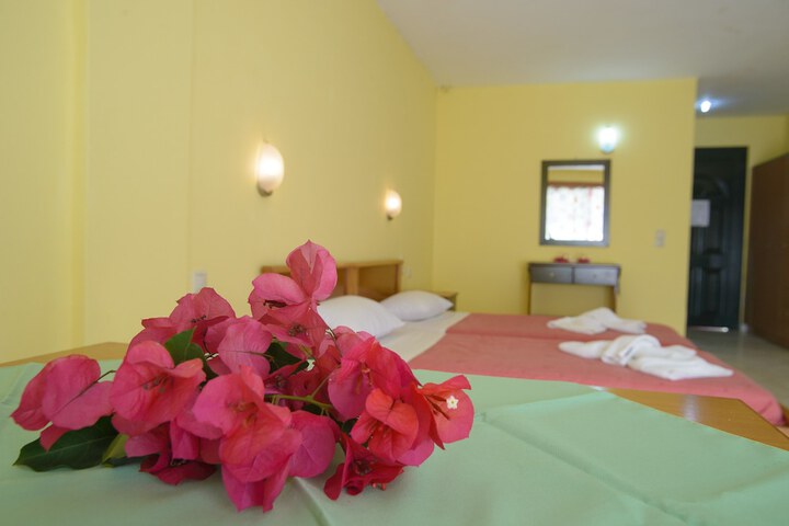 Room 5 of 25