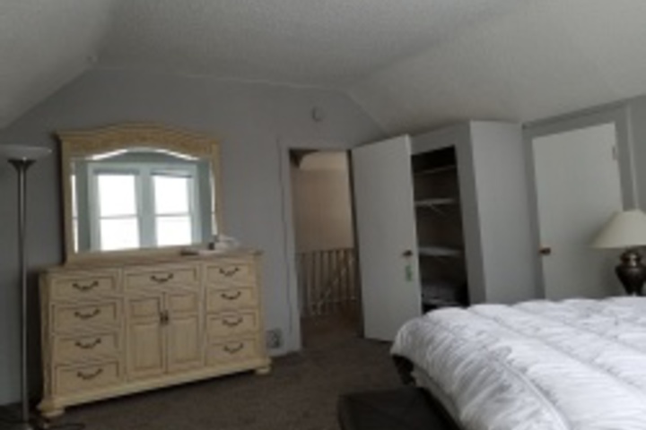 Room 43 of 132
