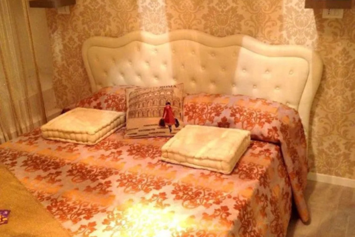 Room 4 of 11