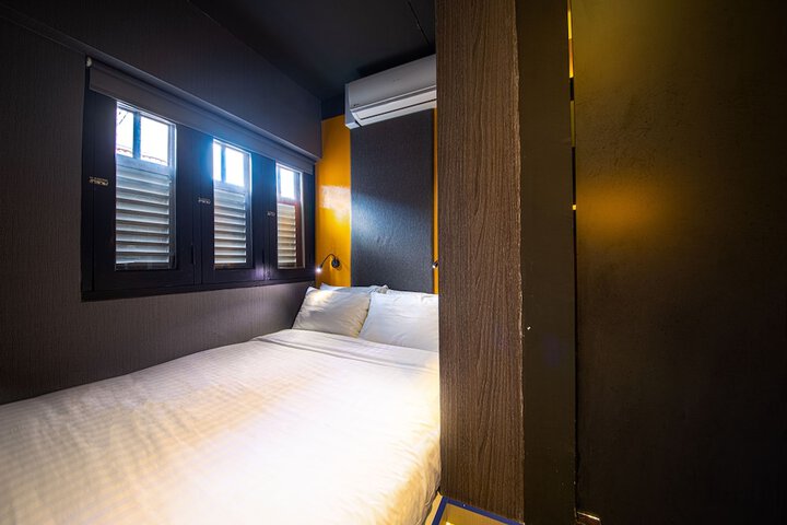 Room 6 of 25