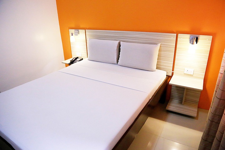 Room 6 of 39