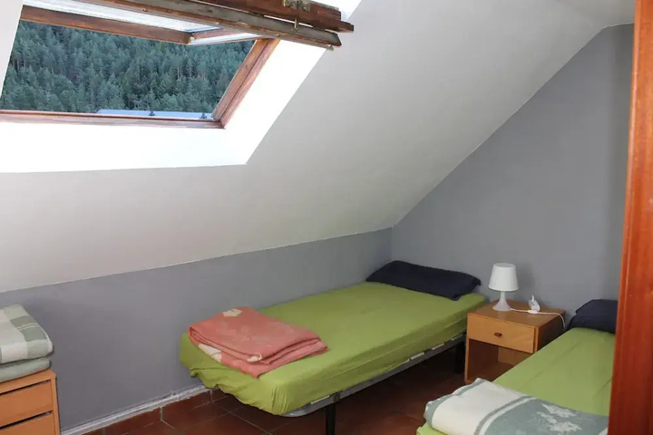 Room 2 of 14