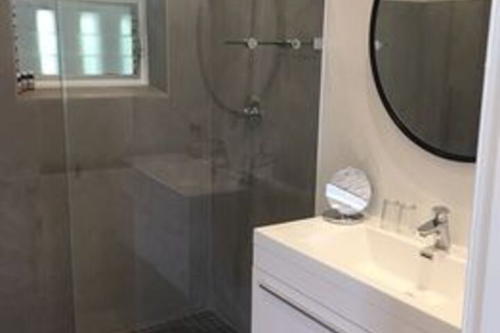Room 4 of 52
