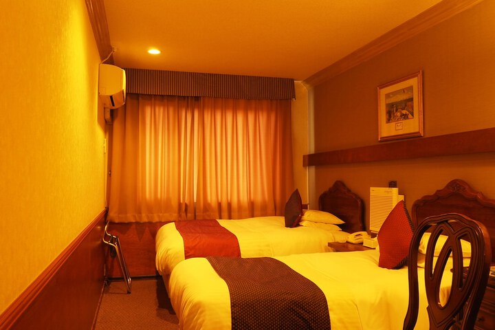 Room 11 of 67