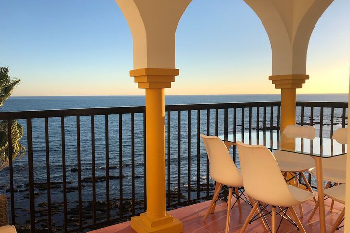 Apartment on the beachfront in Mijas