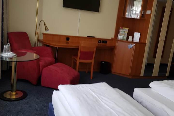 Room 19 of 46