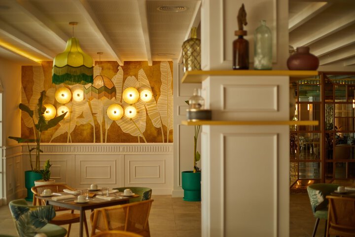 Dining 85 of 125