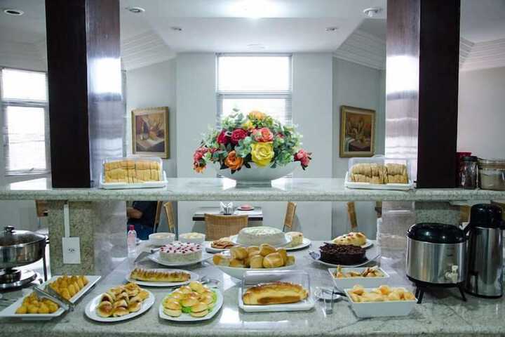Breakfast/Coffee Service 14 of 27