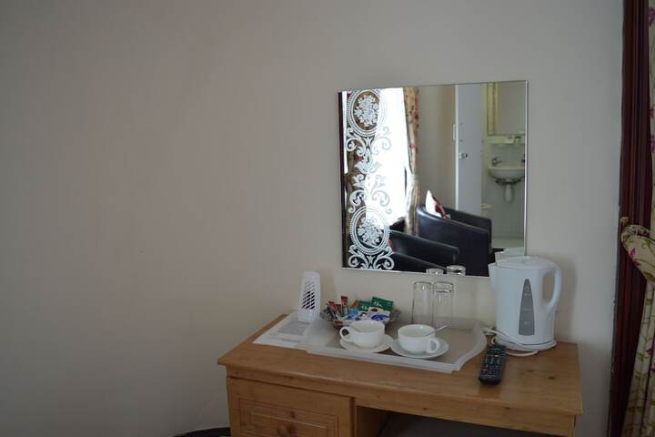 Breakfast/Coffee Service 12 of 27