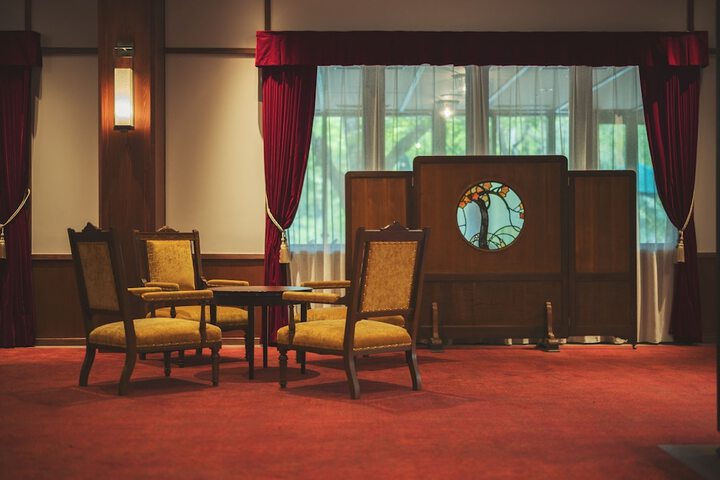 Entrance & Lobby