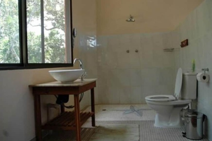 Room 8 of 14