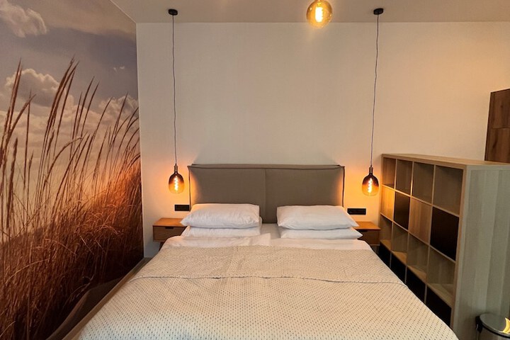 Room 16 of 83